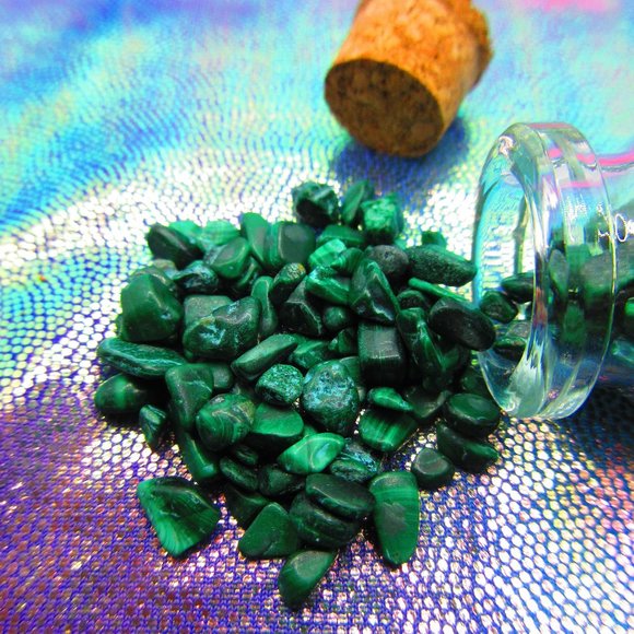 Malachite Gemstone Chips In A Bottle Embellishments Natural Semi Precious - Picture 1 of 3